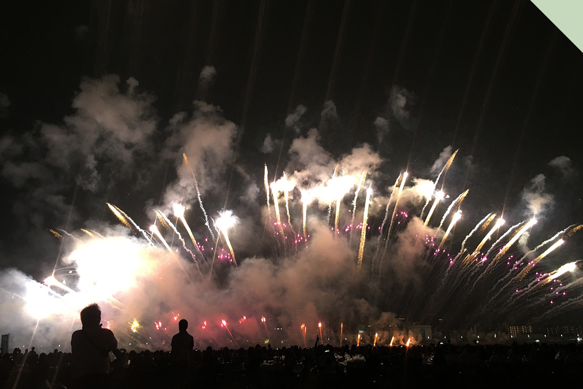 なにわ淀川花火大会 アリーナシート